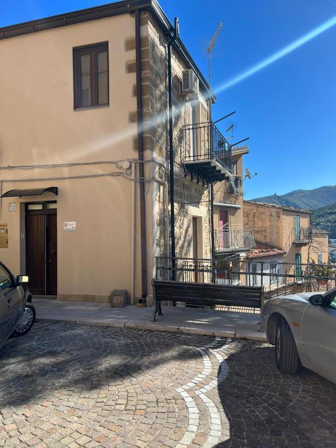 カステル・ディ・トゥーザ Dal Castello Al Mareヴィラ エクステリア 写真